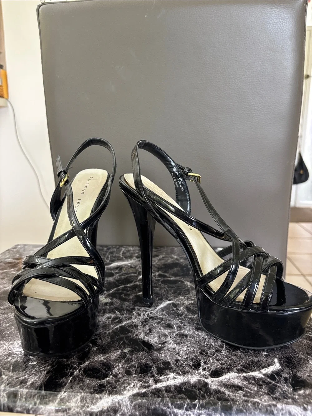 Chinese Laundry Black Patent High Heel Platform Sandals - Womenu